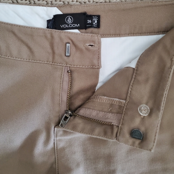 Volcom Short Khaki - Picture 9 of 13